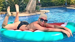 Jelena Karleusa feet photo thumbnail