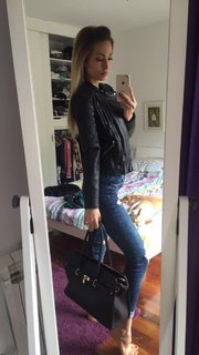 Emma Lovett feet photo thumbnail