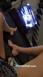 Emma Lovett feet photo thumbnail