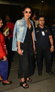 Priyanka Chopra Jonas feet photo thumbnail