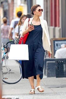 Maggie Gyllenhaal feet photo thumbnail