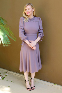 Kirsten Dunst feet photo thumbnail