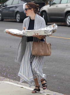 Jennifer Garner feet photo thumbnail