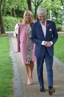 Holly Willoughby feet photo thumbnail