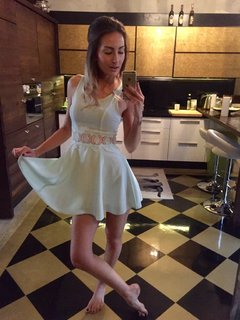 Emma Lovett feet photo thumbnail