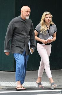 Chloë Grace Moretz feet photo thumbnail
