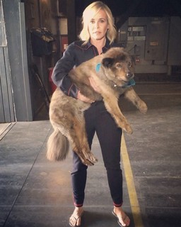 Chelsea Handler feet photo thumbnail