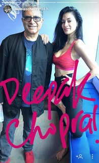 Nicole Scherzinger feet photo thumbnail