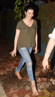Shruti Haasan feet photo thumbnail
