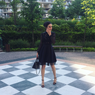 Esra Bilgiç feet photo 4