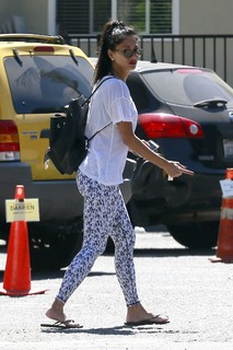 Nicole Scherzinger feet photo thumbnail