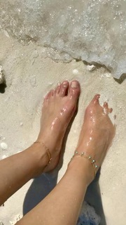 Thalía feet photo thumbnail