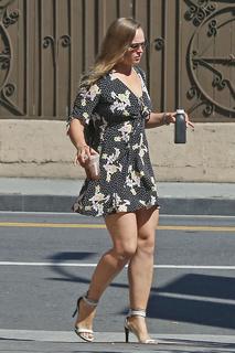 Ronda Rousey feet photo thumbnail
