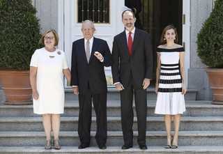 Queen Letizia of Spain feet photo thumbnail
