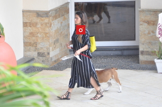 Maite Perroni feet photo thumbnail