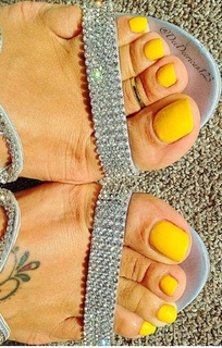 Deedee Rican feet photo thumbnail