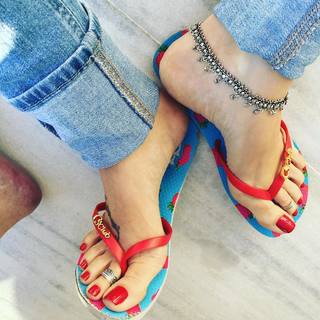 Karin Klemp feet photo thumbnail