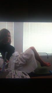 Khloé Kardashian feet photo thumbnail