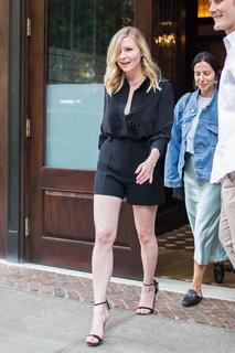 Kirsten Dunst feet photo thumbnail