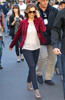 Alyssa Milano feet photo thumbnail
