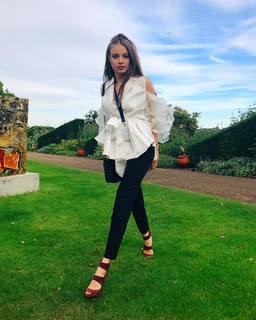 Xenia Tchoumitcheva feet photo thumbnail