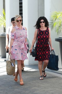 Reese Witherspoon feet photo thumbnail