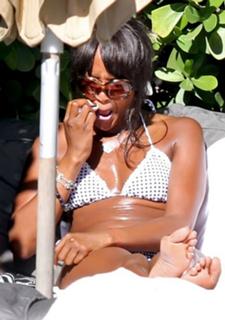 Naomi Campbell feet photo thumbnail