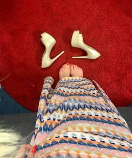 Daniela Katzenberger feet photo thumbnail