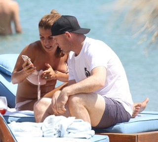 Coleen Rooney feet photo thumbnail