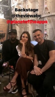 Jessica Alba feet photo thumbnail