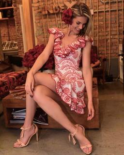 Ana Hickmann feet photo thumbnail