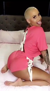 Amber Rose feet photo thumbnail