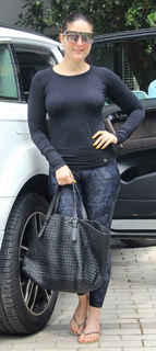Kareena Kapoor feet photo thumbnail