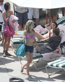 AnnaLynne McCord feet photo thumbnail