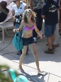 AnnaLynne McCord feet photo thumbnail