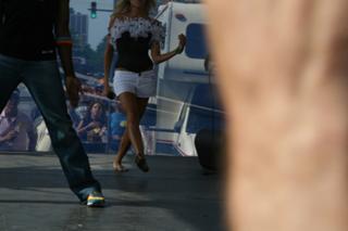 Debbie Gibson feet photo thumbnail
