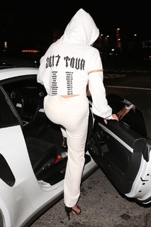 Sofia Richie feet photo thumbnail