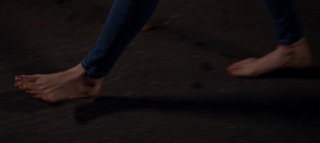 Serenay Sarikaya feet photo thumbnail