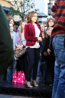 Alyssa Milano feet photo thumbnail