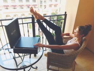 Taylor Hill feet photo thumbnail
