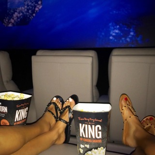 Melanie Sykes feet photo thumbnail
