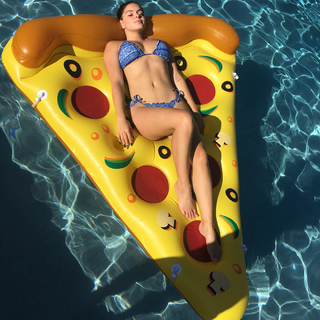 Ariel Winter feet photo thumbnail