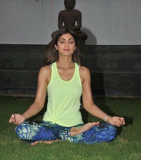 Shilpa Shetty Kundra feet photo thumbnail