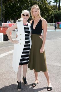 Karlie Kloss feet photo thumbnail
