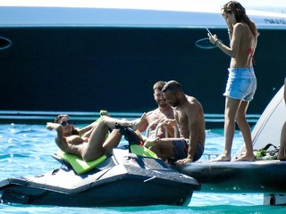 Cristina Buccino feet photo thumbnail