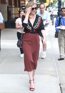 Kirsten Dunst feet photo thumbnail