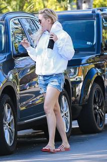 Kate Hudson feet photo thumbnail