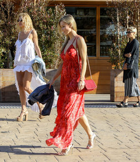 Joanna Krupa feet photo thumbnail