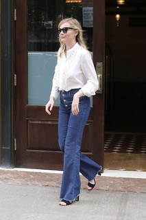 Kirsten Dunst feet photo thumbnail