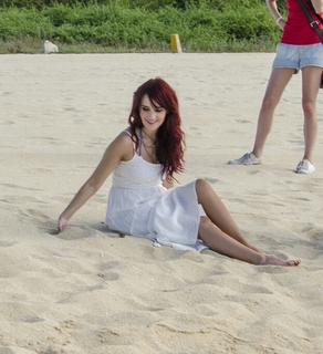 Dulce María feet photo thumbnail